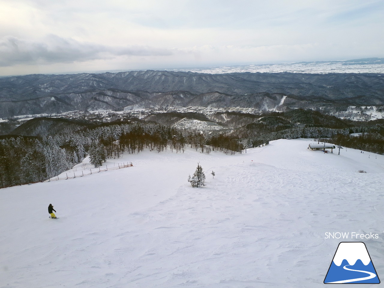 夕張リゾートマウントレースイ 積雪豊富なゲレンデをプライベート感覚で楽しみましょう♪